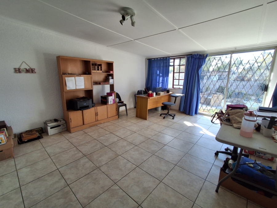 3 Bedroom Property for Sale in Birchleigh Gauteng