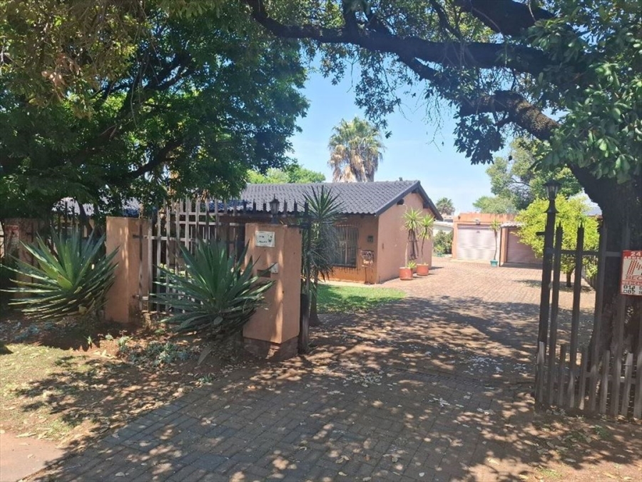 4 Bedroom Property for Sale in Edleen Gauteng