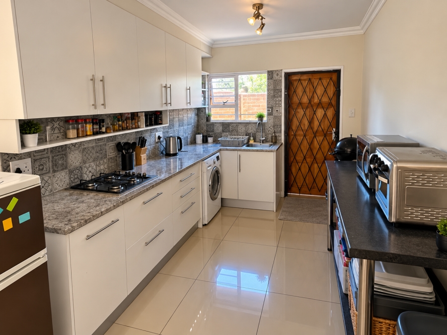 To Let 1 Bedroom Property for Rent in Bedfordview Gauteng