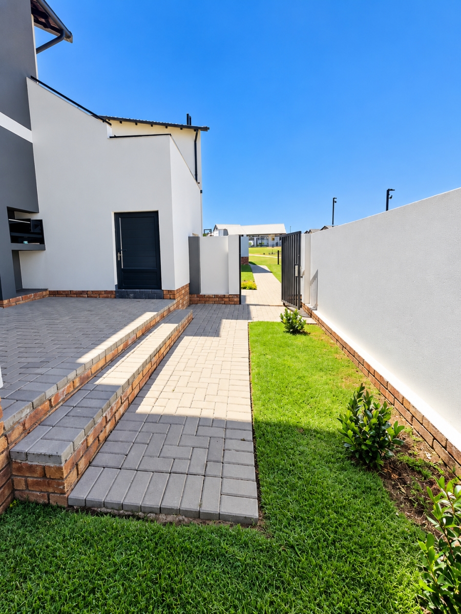 To Let 3 Bedroom Property for Rent in Austinview Gauteng