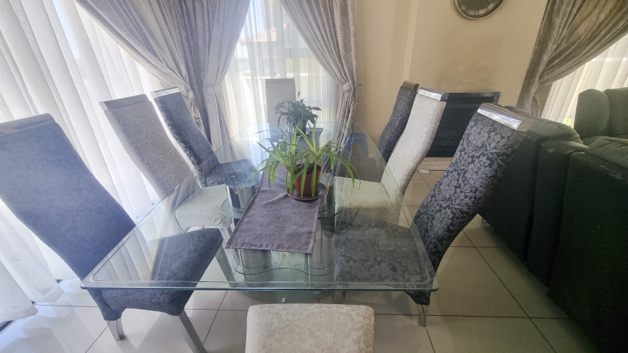 4 Bedroom Property for Sale in Crescent Wood Country Estate Gauteng