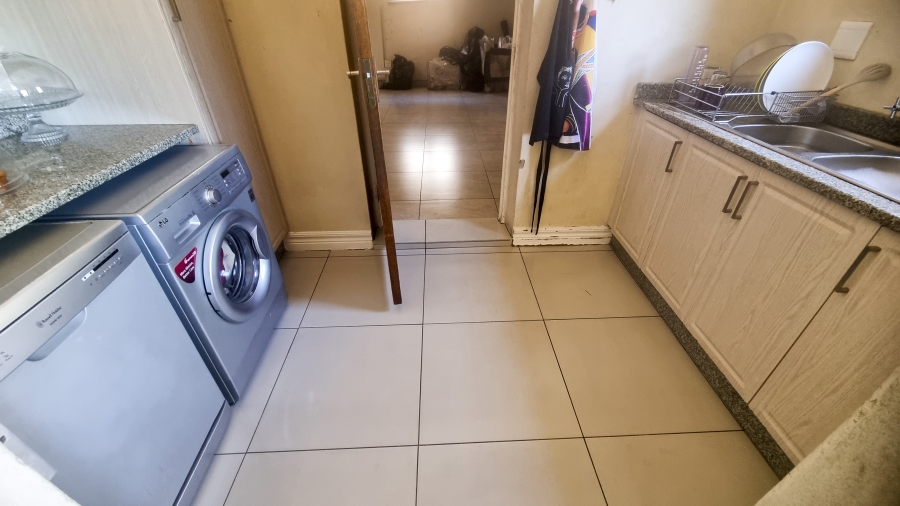 4 Bedroom Property for Sale in Crescent Wood Country Estate Gauteng