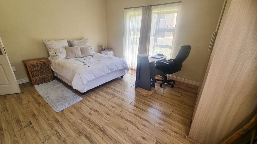 4 Bedroom Property for Sale in Crescent Wood Country Estate Gauteng