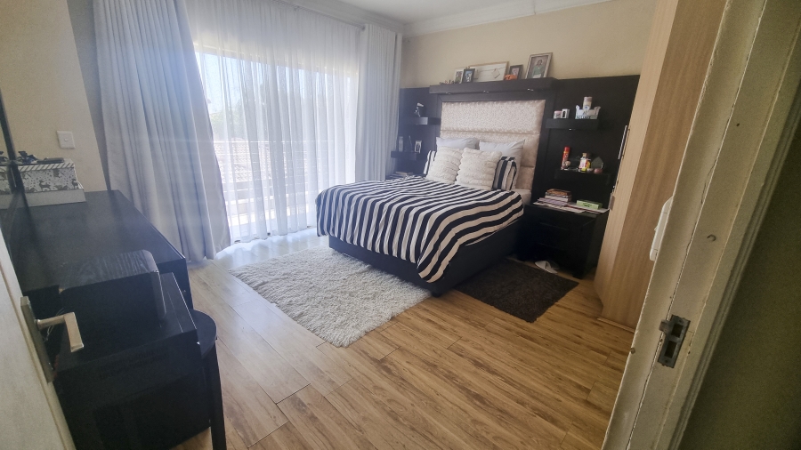 4 Bedroom Property for Sale in Crescent Wood Country Estate Gauteng