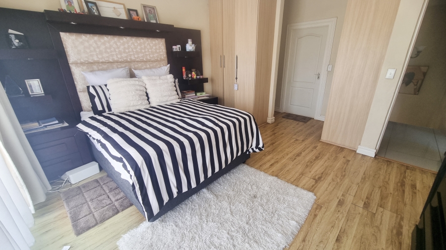 4 Bedroom Property for Sale in Crescent Wood Country Estate Gauteng