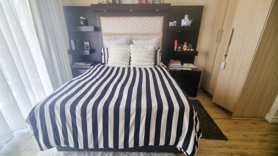 4 Bedroom Property for Sale in Crescent Wood Country Estate Gauteng