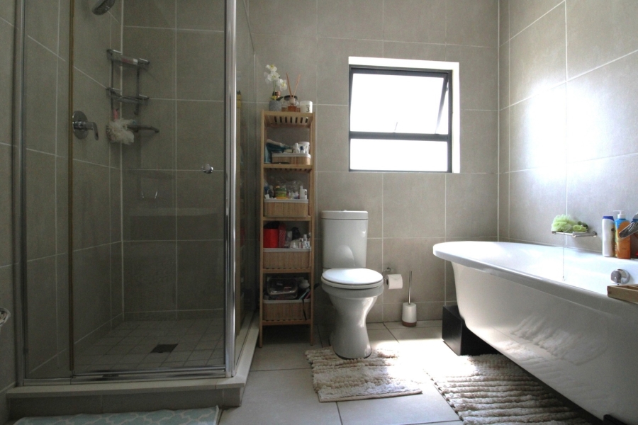 2 Bedroom Property for Sale in Bryanston Gauteng