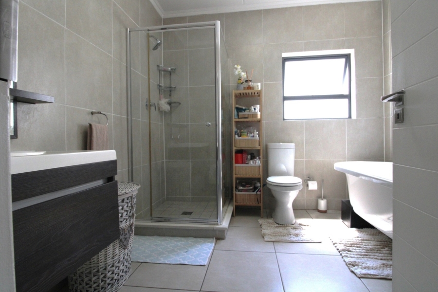 2 Bedroom Property for Sale in Bryanston Gauteng