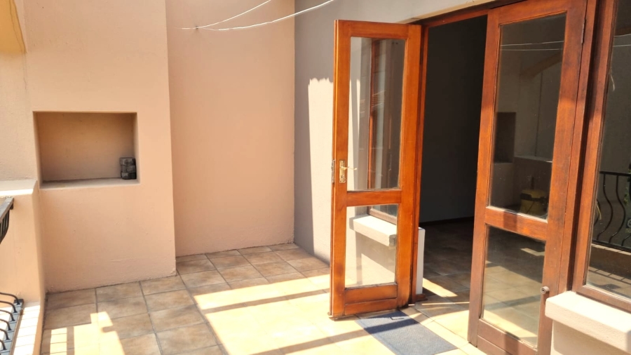 2 Bedroom Property for Sale in North Riding Gauteng