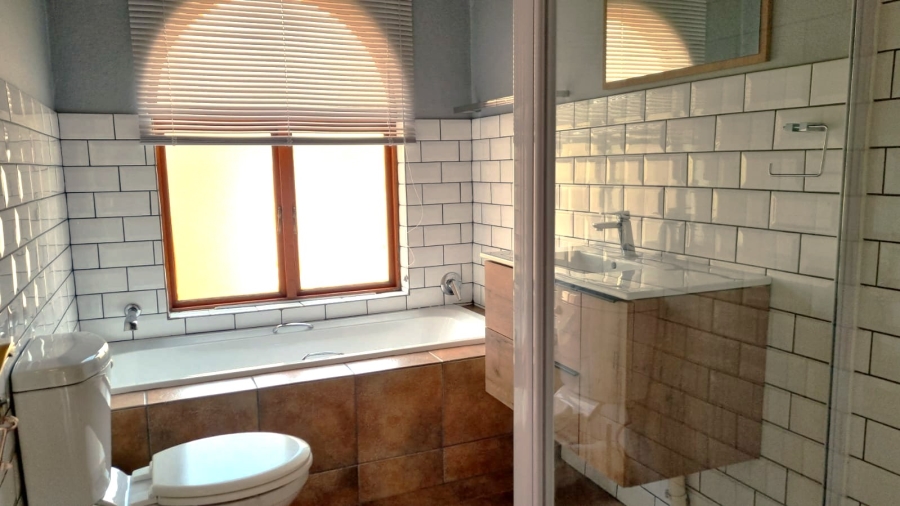 2 Bedroom Property for Sale in North Riding Gauteng
