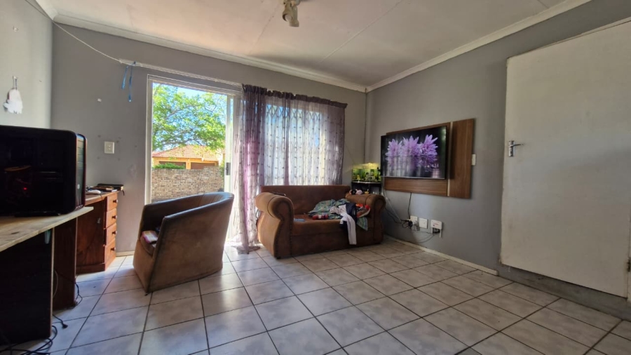 2 Bedroom Property for Sale in Radiokop Gauteng