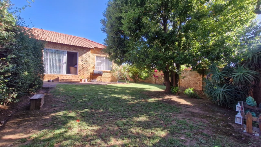 2 Bedroom Property for Sale in Radiokop Gauteng