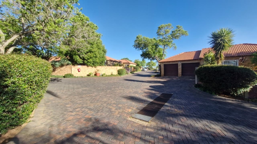 2 Bedroom Property for Sale in Radiokop Gauteng
