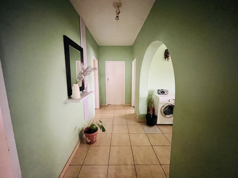 3 Bedroom Property for Sale in Bezuidenhout Valley Gauteng