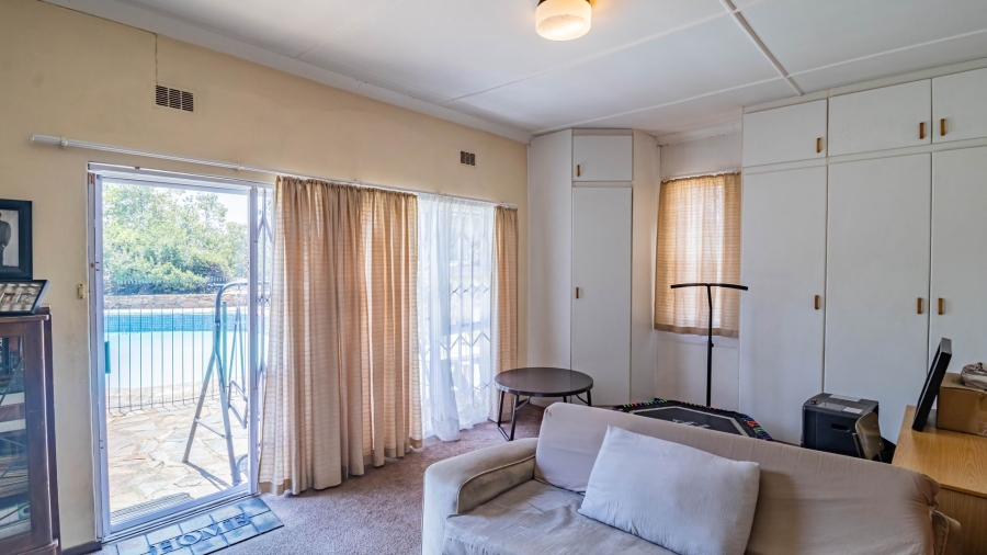 4 Bedroom Property for Sale in Linmeyer Gauteng