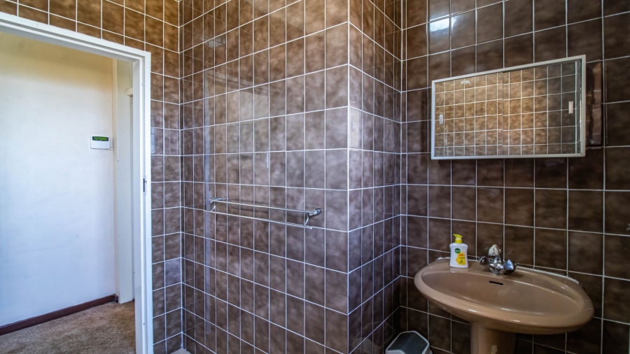 4 Bedroom Property for Sale in Linmeyer Gauteng