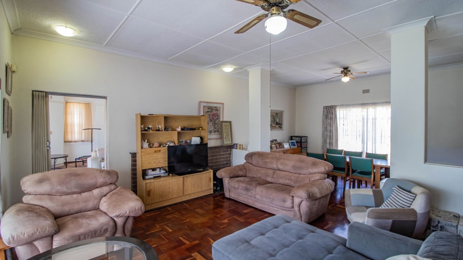 4 Bedroom Property for Sale in Linmeyer Gauteng