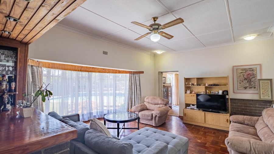 4 Bedroom Property for Sale in Linmeyer Gauteng