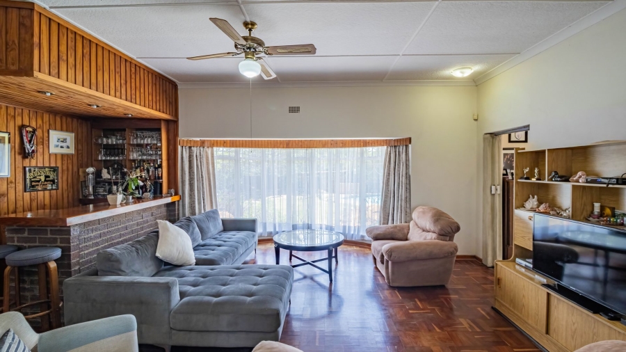4 Bedroom Property for Sale in Linmeyer Gauteng
