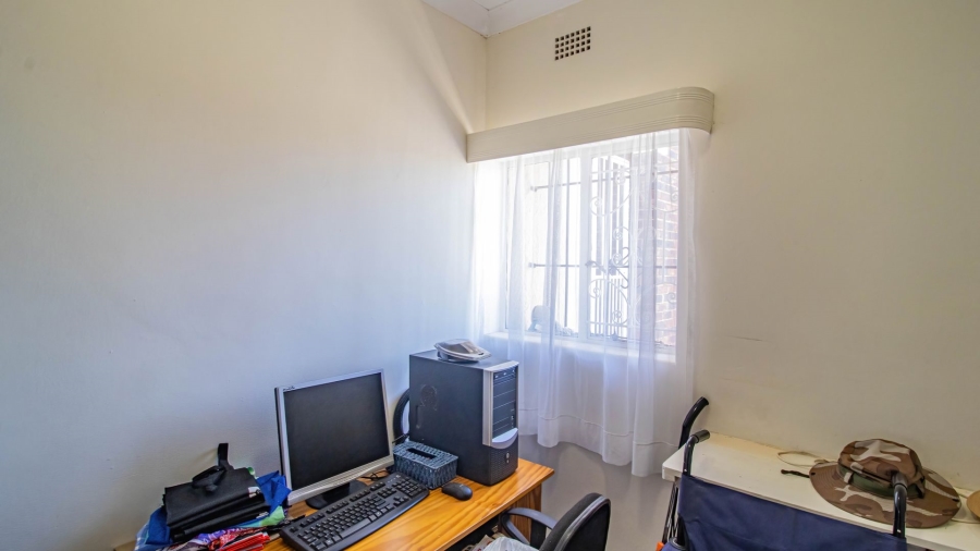 4 Bedroom Property for Sale in Linmeyer Gauteng