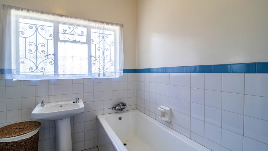4 Bedroom Property for Sale in Linmeyer Gauteng