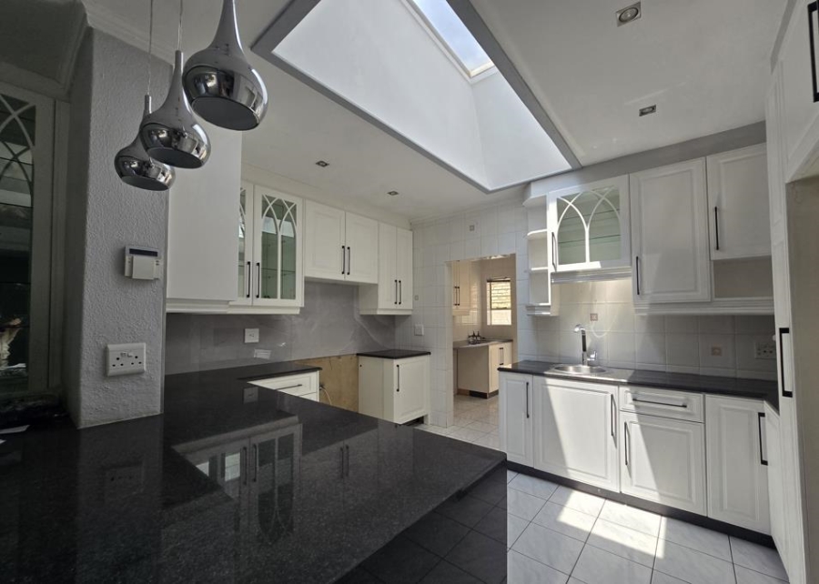 5 Bedroom Property for Sale in New Redruth Gauteng