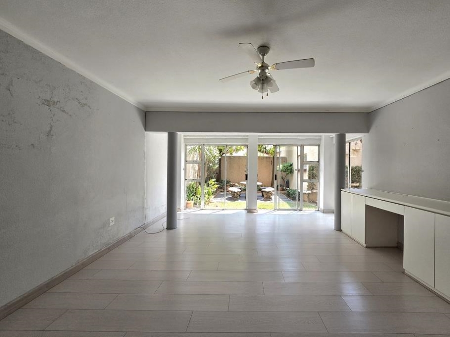 5 Bedroom Property for Sale in New Redruth Gauteng