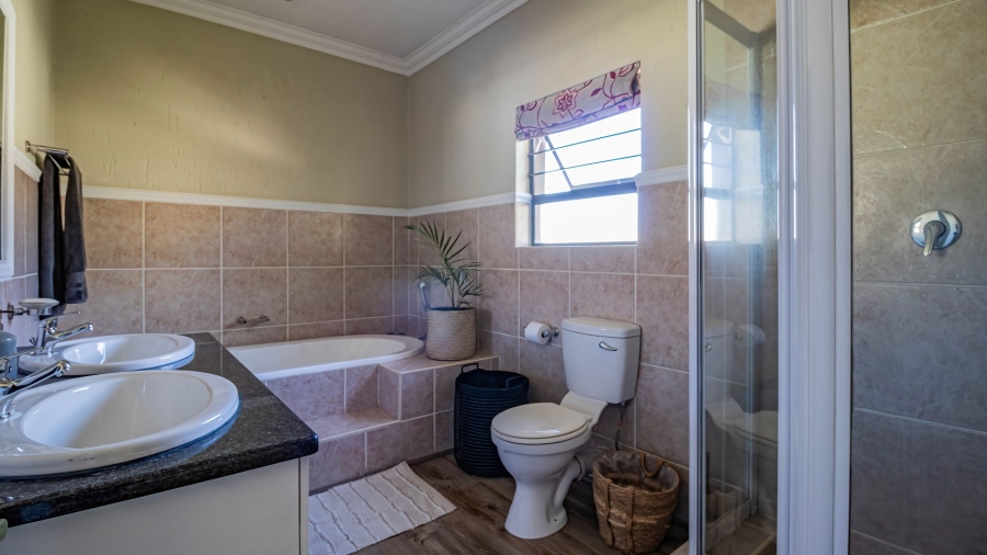 4 Bedroom Property for Sale in Beverley Gauteng