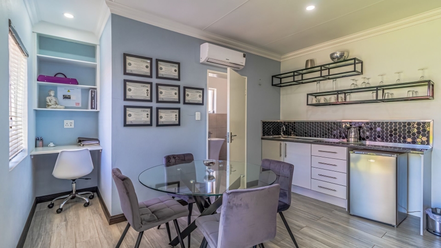 3 Bedroom Property for Sale in Hurlyvale Gauteng