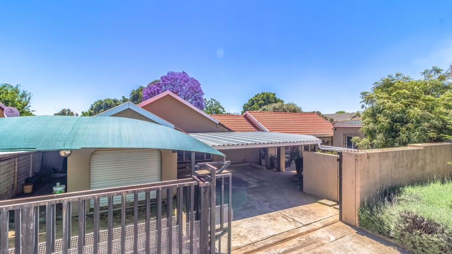 3 Bedroom Property for Sale in Hurlyvale Gauteng