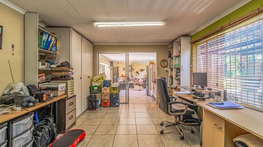 3 Bedroom Property for Sale in Hurlyvale Gauteng