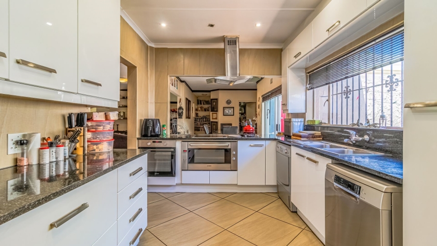 3 Bedroom Property for Sale in Hurlyvale Gauteng