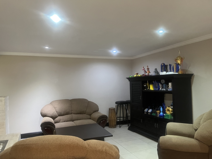 4 Bedroom Property for Sale in Glenvista Gauteng