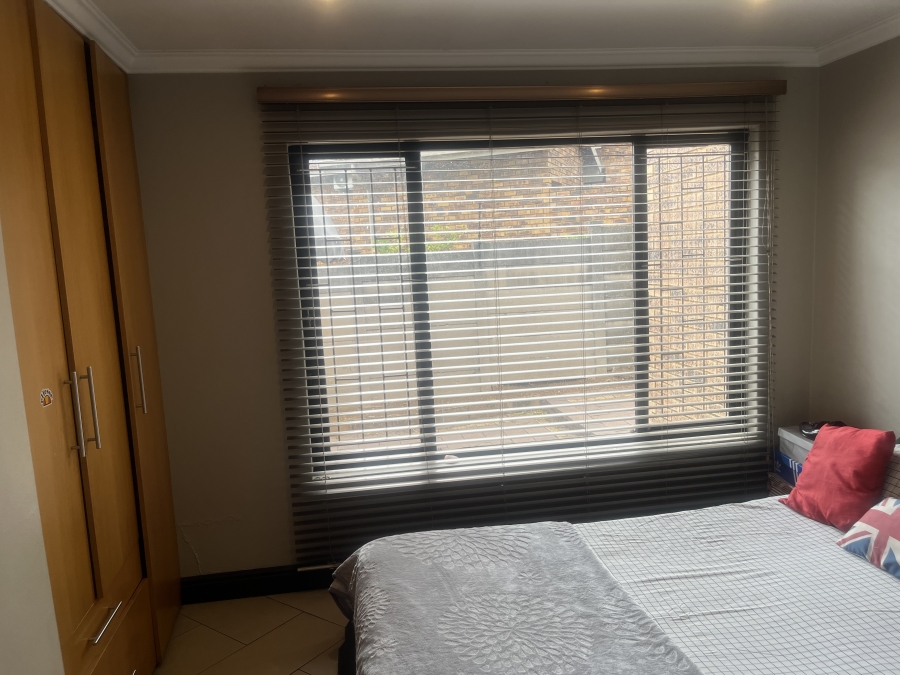 4 Bedroom Property for Sale in Glenvista Gauteng