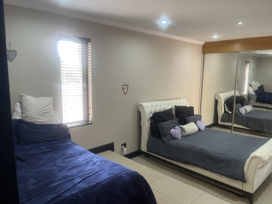 4 Bedroom Property for Sale in Glenvista Gauteng