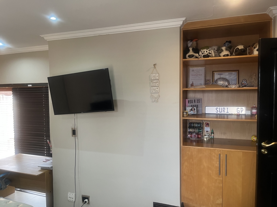 4 Bedroom Property for Sale in Glenvista Gauteng