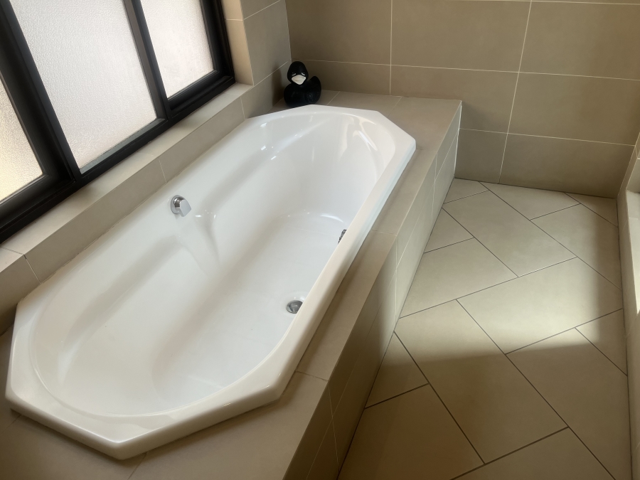 4 Bedroom Property for Sale in Glenvista Gauteng