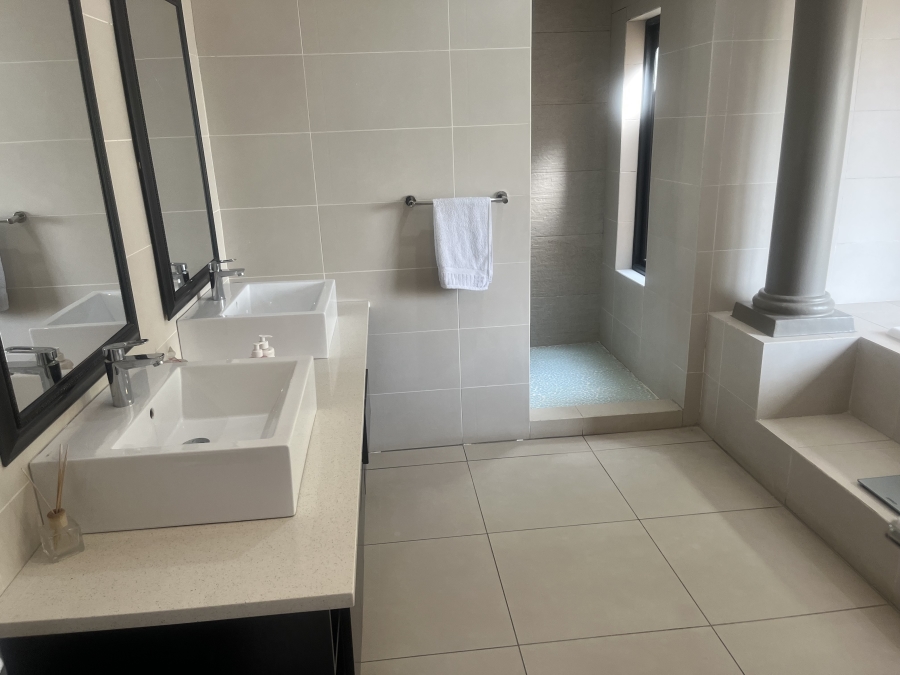 4 Bedroom Property for Sale in Glenvista Gauteng