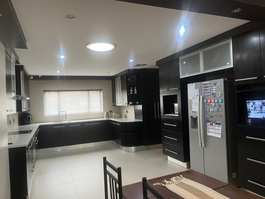 4 Bedroom Property for Sale in Glenvista Gauteng