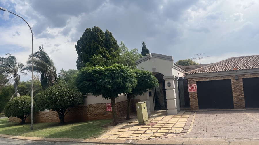 4 Bedroom Property for Sale in Glenvista Gauteng