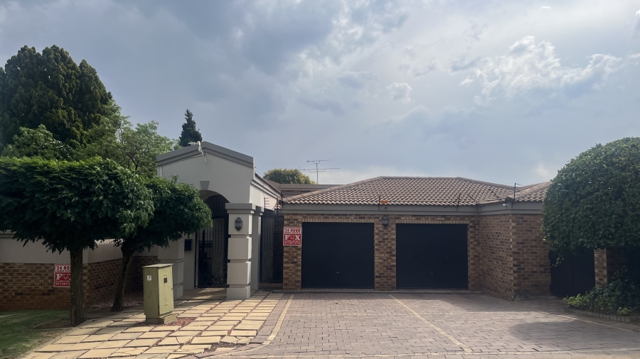 4 Bedroom Property for Sale in Glenvista Gauteng