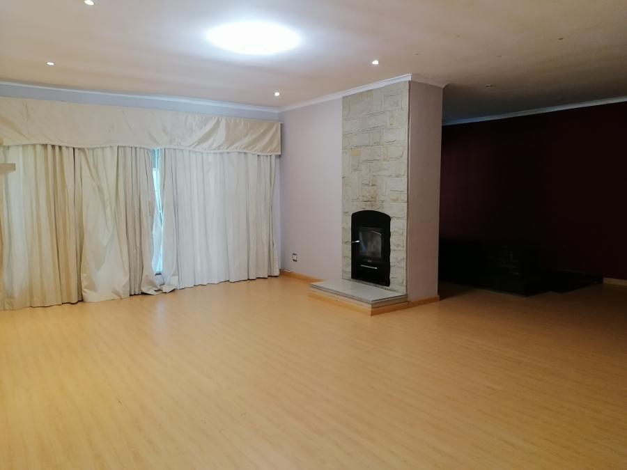 5 Bedroom Property for Sale in Lyndhurst Gauteng