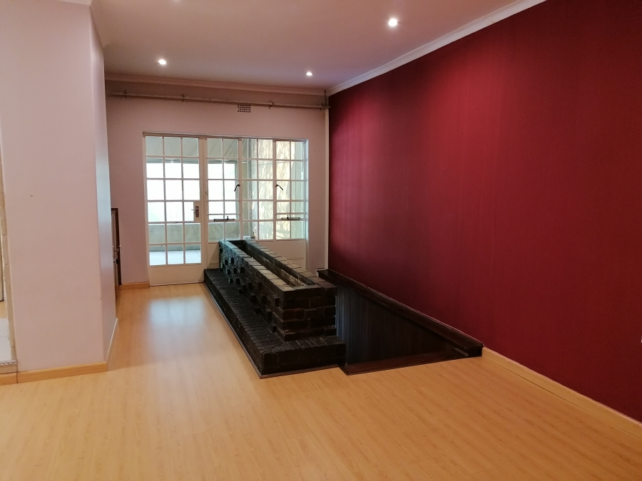 5 Bedroom Property for Sale in Lyndhurst Gauteng