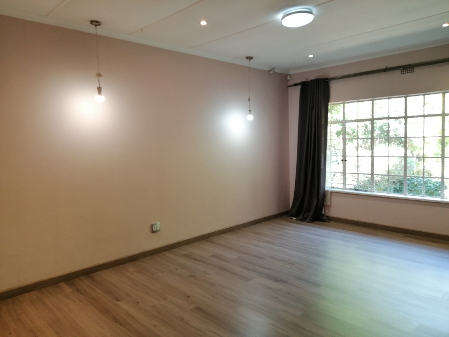 5 Bedroom Property for Sale in Lyndhurst Gauteng