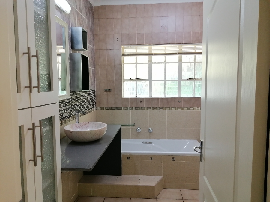 5 Bedroom Property for Sale in Lyndhurst Gauteng