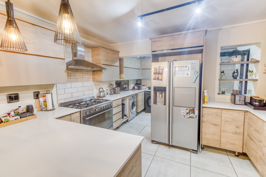 To Let 4 Bedroom Property for Rent in North Riding AH Gauteng