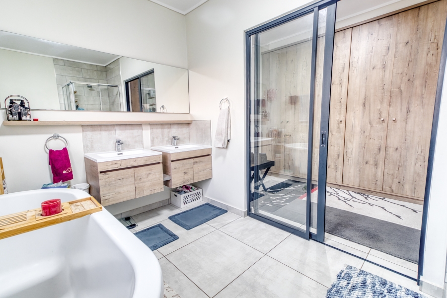 To Let 4 Bedroom Property for Rent in North Riding AH Gauteng