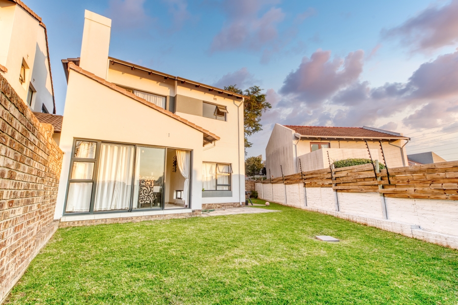 To Let 4 Bedroom Property for Rent in North Riding AH Gauteng