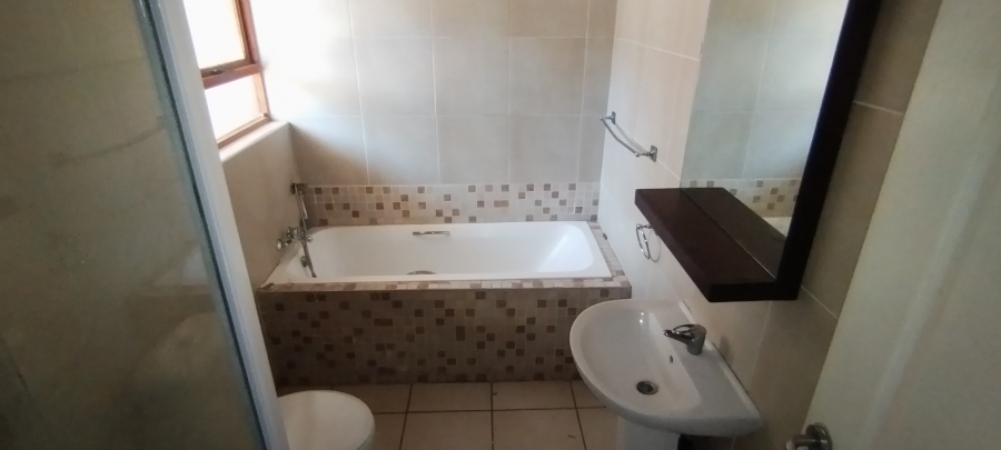 To Let 2 Bedroom Property for Rent in Helderwyk Gauteng