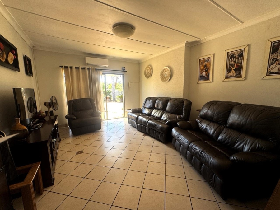 3 Bedroom Property for Sale in Verwoerdpark Gauteng